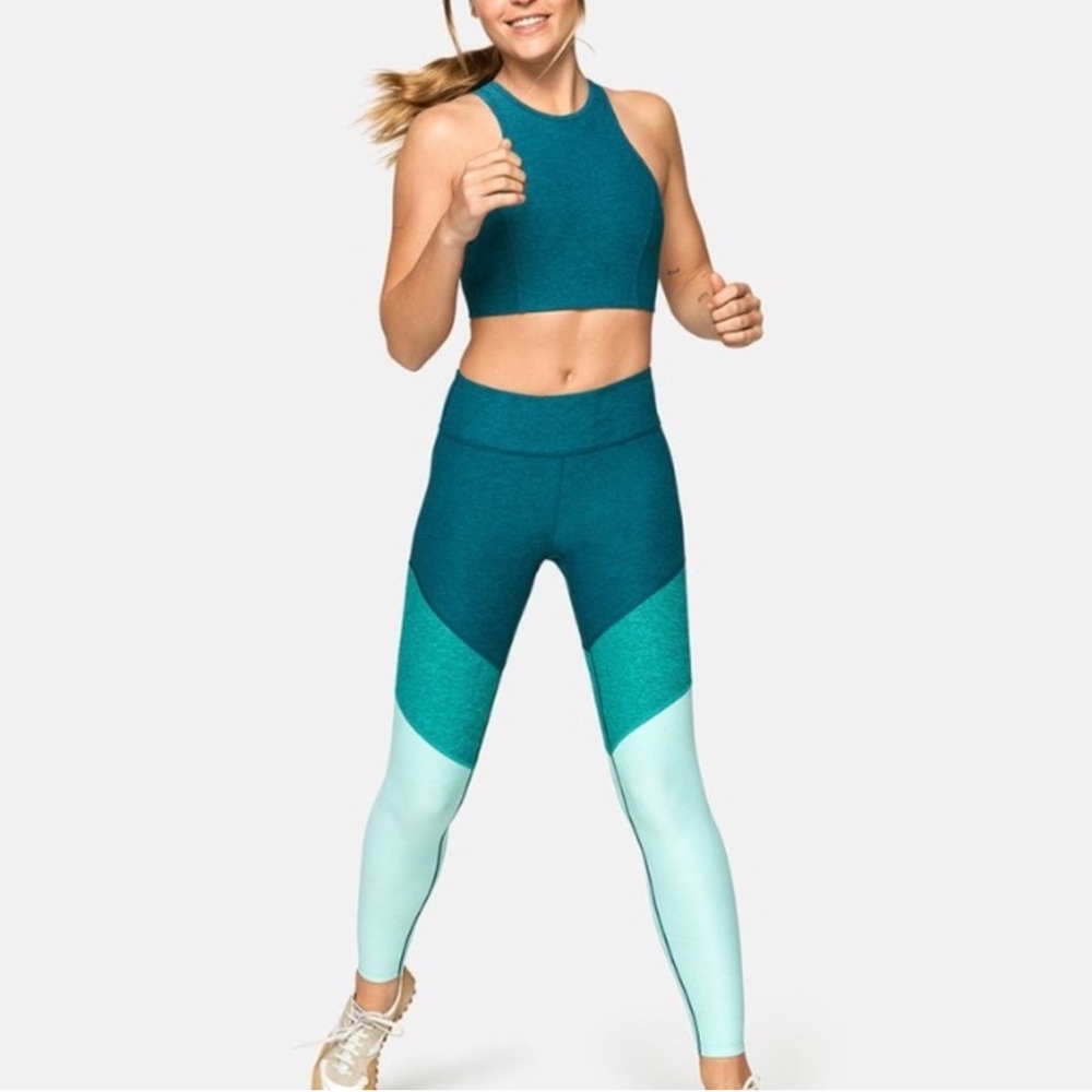 2 pc Outdoor Voices Emerald Leggings & Crop Top